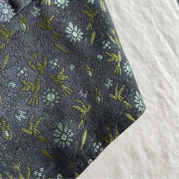 ‼️SOLD‼️ Vintage satin stitched / embroidered button down suit vest / waistcoat - Picture 5 of 5